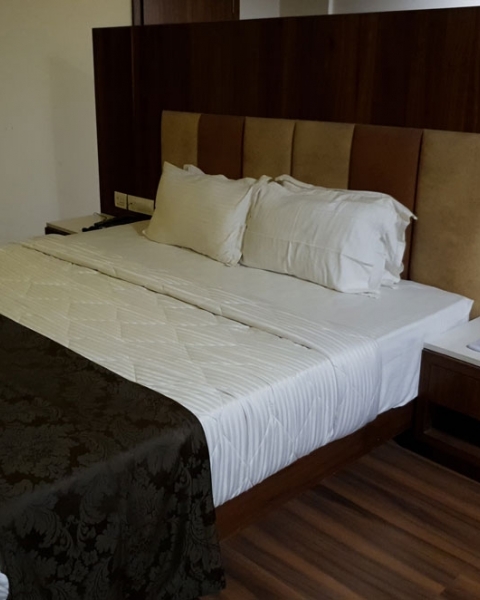 KESHWARAS CLUB SUITE by hotel keshwaras jamnagar